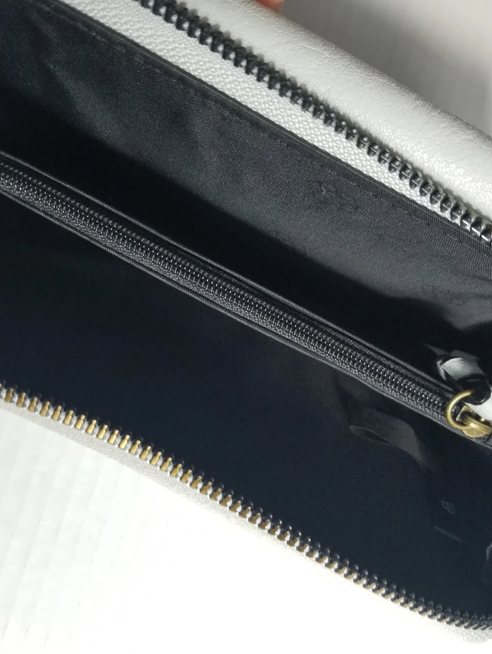 GRAY MULTI COMPARTMENT WALLET